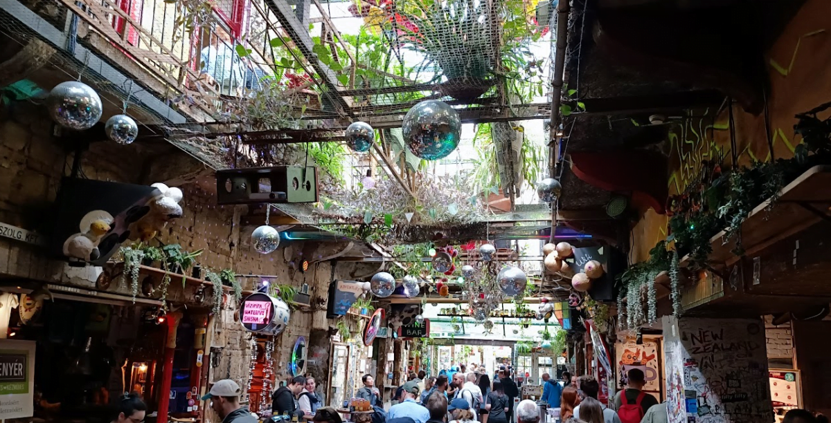 szimpla kert i budapest